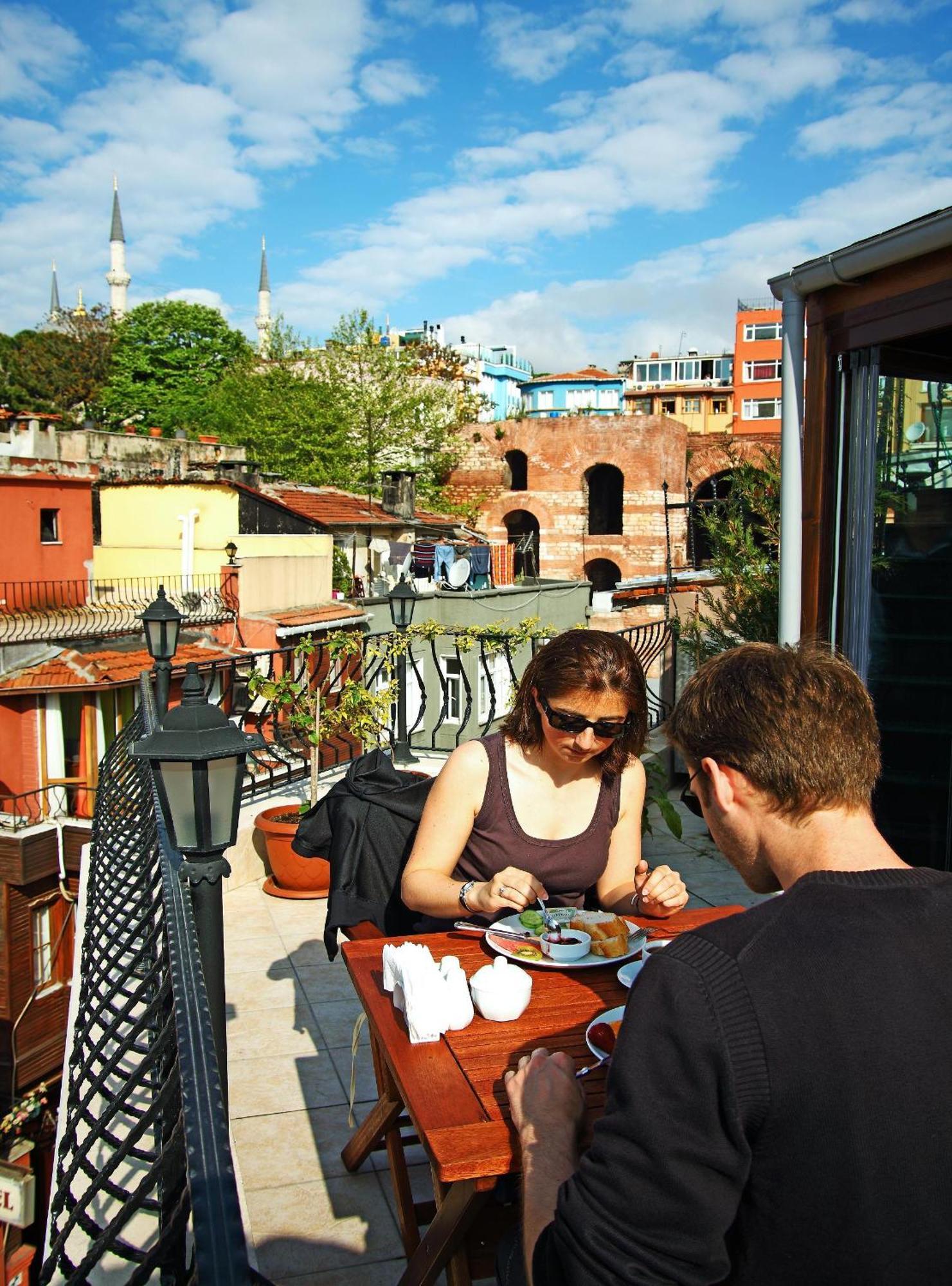 Osmanhan Hotel Istanbul Bagian luar foto